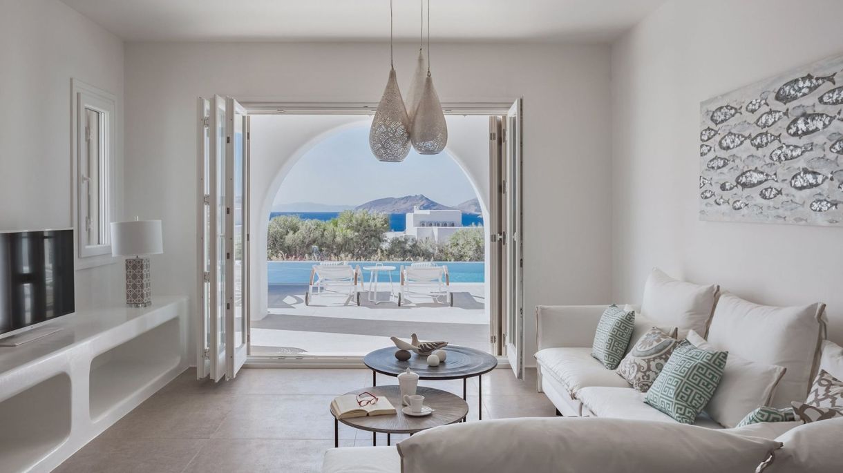 Amaryllis Two image 5