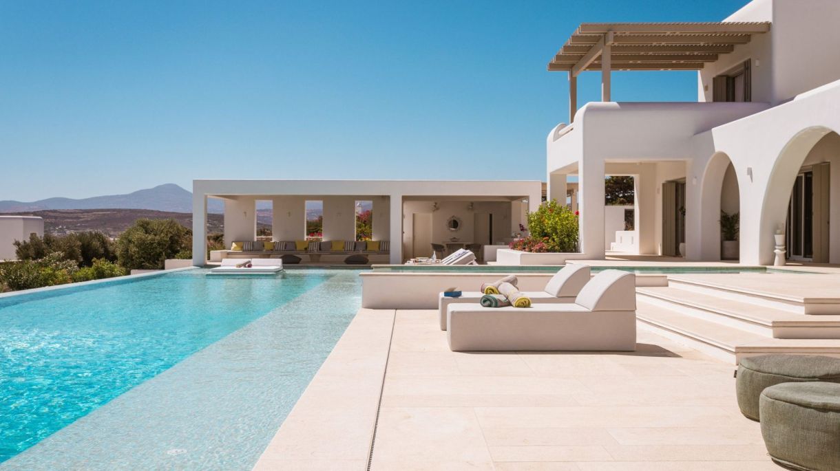 Amaryllis Four image 3