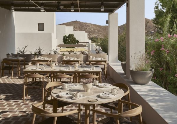 Paros Mr. E Restaurant