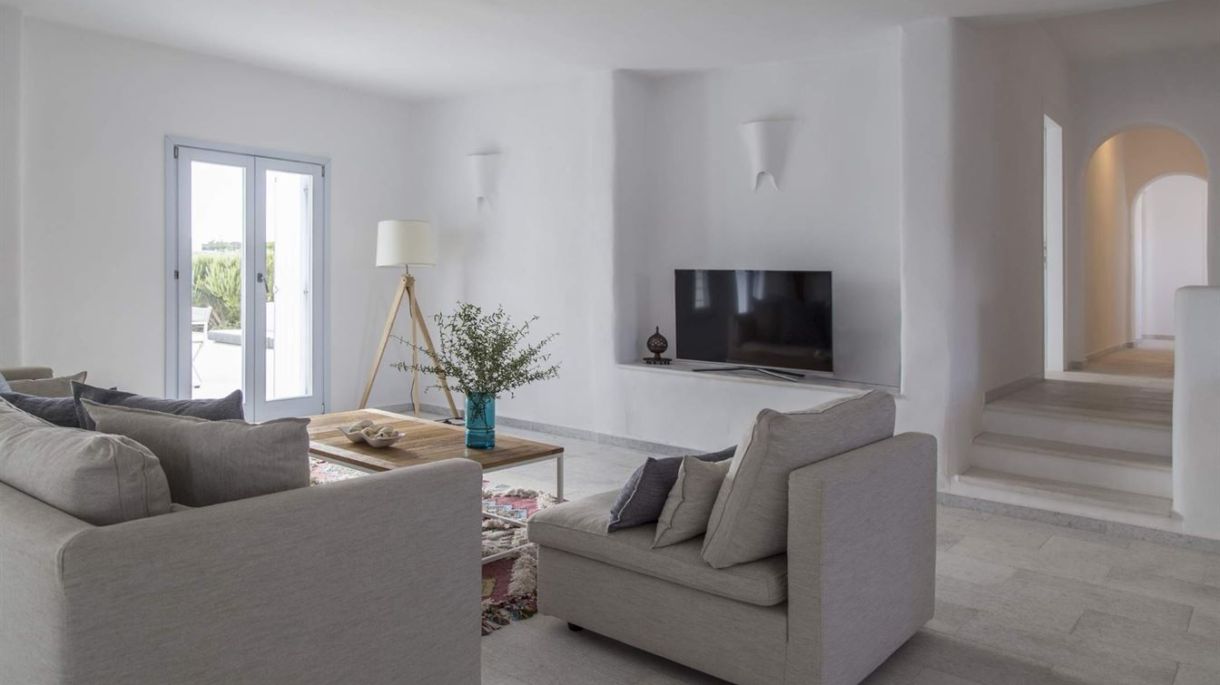 Coastal Retreat Five image 5