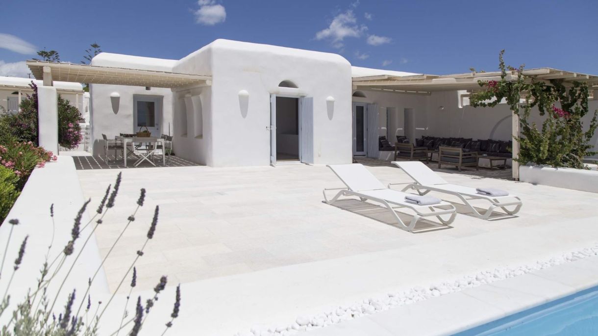 Coastal Retreat Two image 2